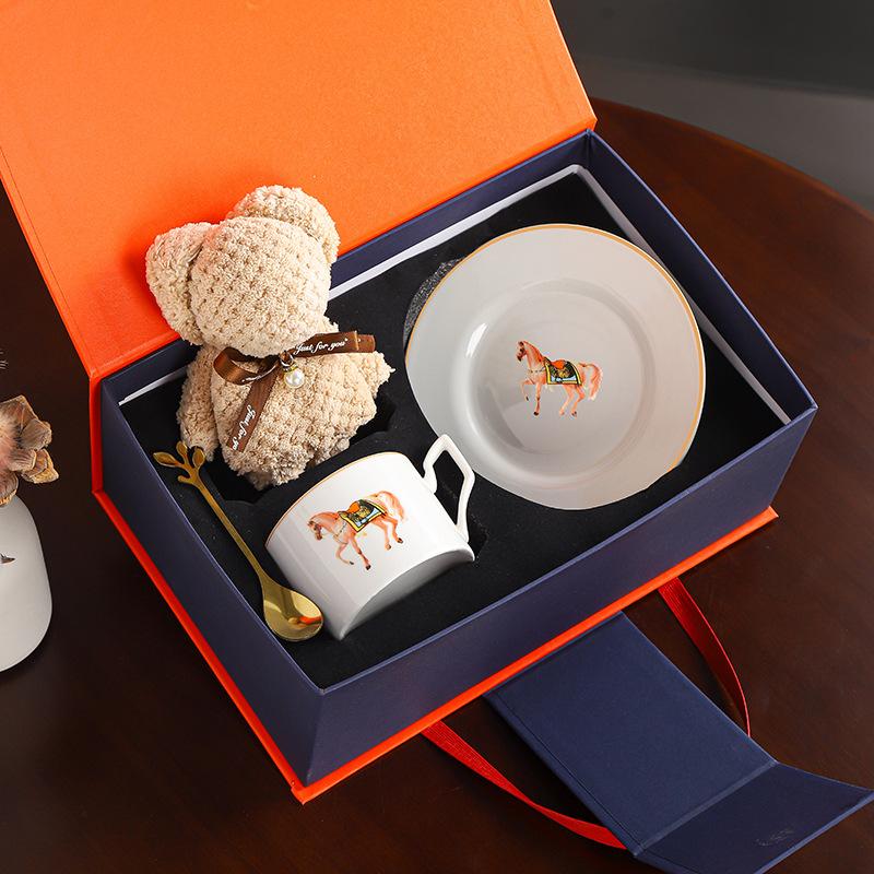 

Ceramic coffee cup and saucer set, afternoon tea cup, saucer and spoon, household high-value flower teacup. 201-300ml