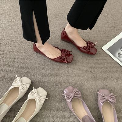 Chaussures Plates de Mode pour Femmes Printemps et Automne 2025 Nouveaux Nœuds Carrés Chaussures Plates à Décolleté Bas Rouge Français Grandes Tailles Chaussures pour Femmes