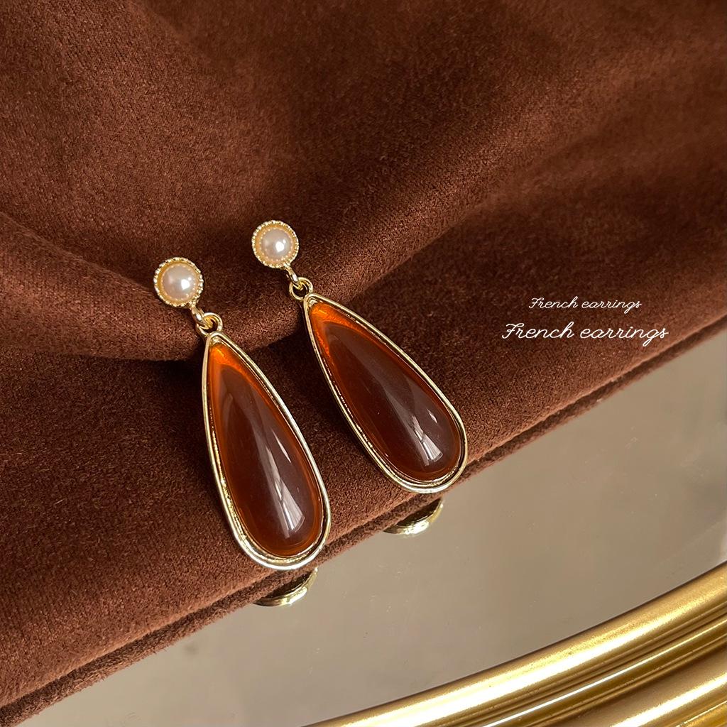 Chinese-Inspired Elegant 925 Silver Stud Earrings with Exaggerated Design