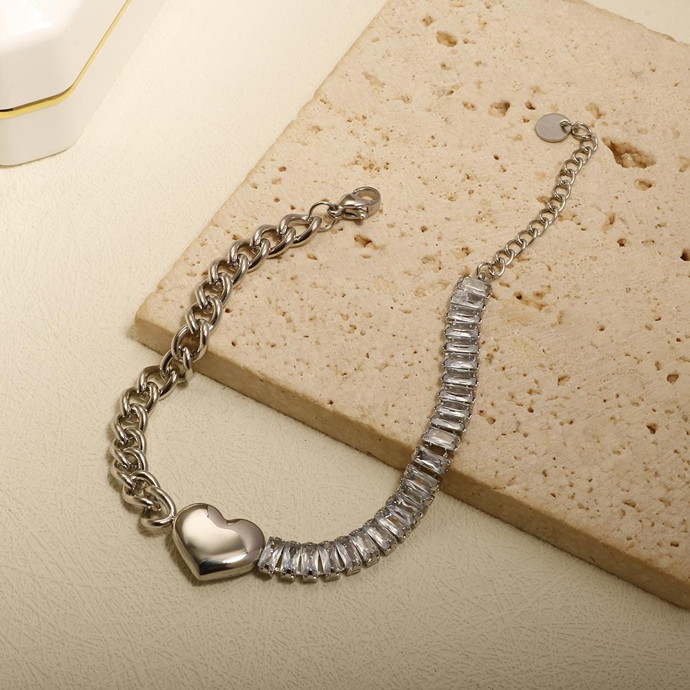 Stainless Steel Heart-shaped Ladies Elegant Bracelet For Women Crystal Bangle