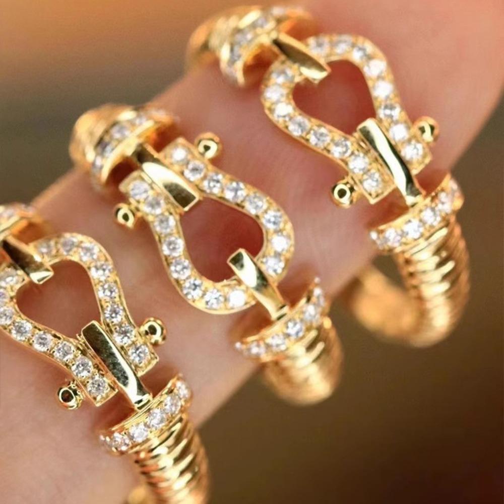 Luxury Womens Ring Diamond Horsehoe Twist Design Stylish Statement Jewelry Trendy Fashion Accessories for Women