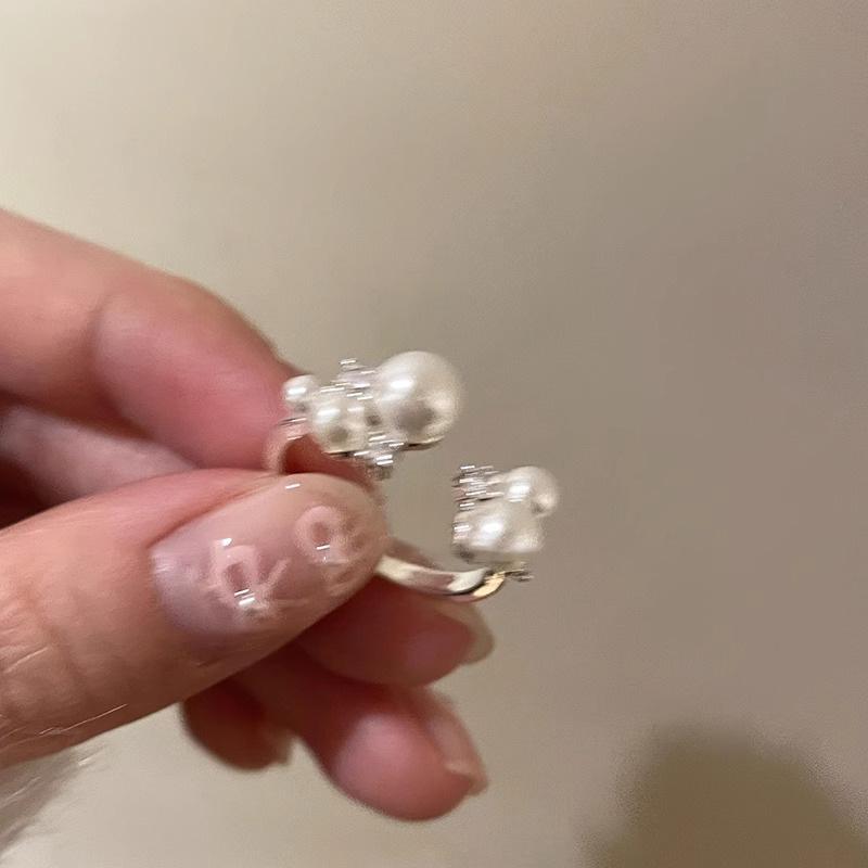 Female Niche Personality Opening Ring