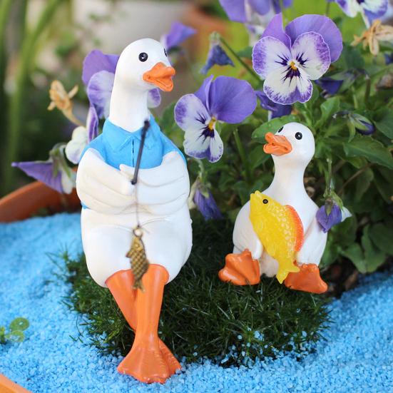 Yousheng 2Pcs Cute Duck Statues Waterproof UV Resistant Funny Cartoon Duck Garden Figurines Indoor Outdoor Decorations
