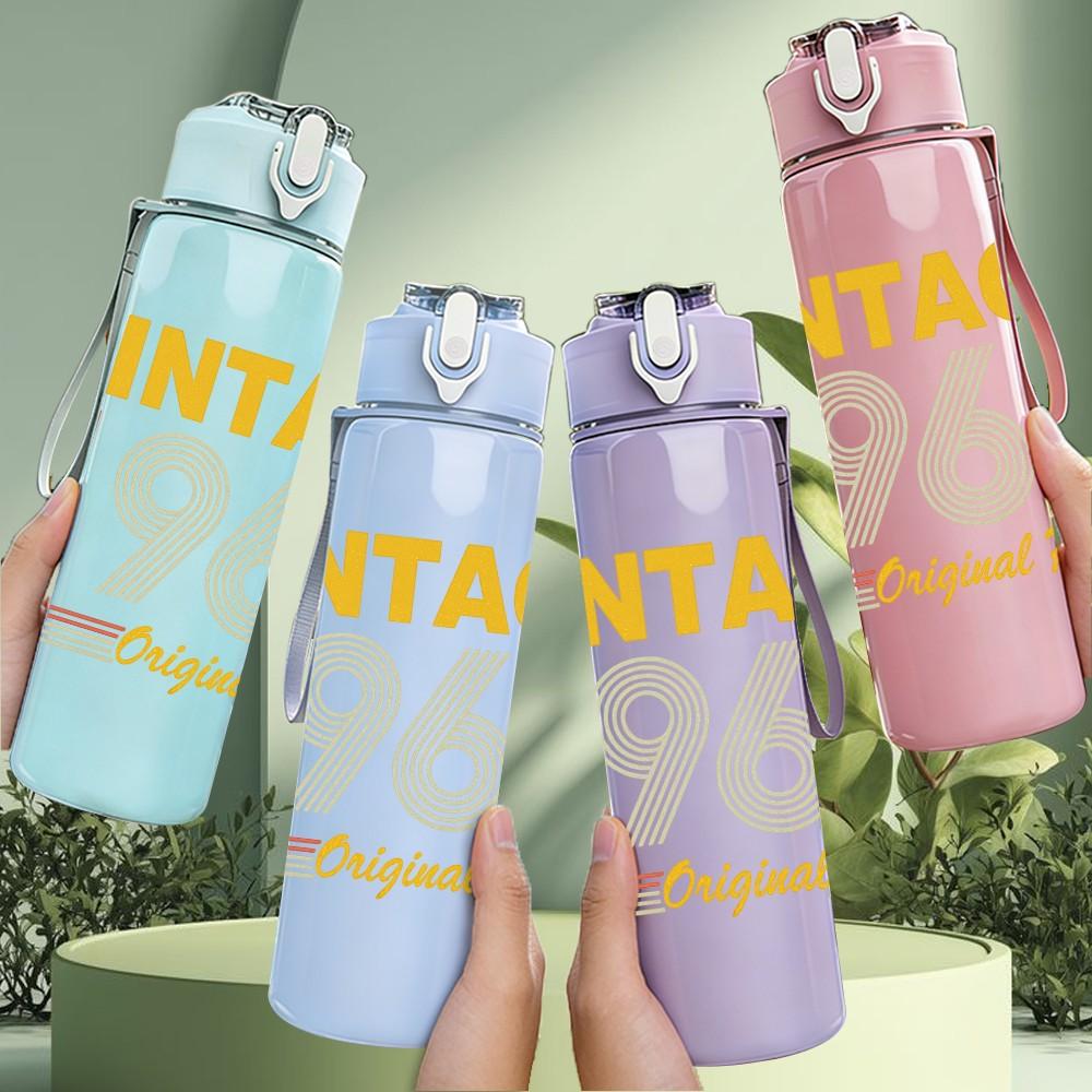 1PC Vintage 1965 Retro Text Print 750ml Color Plastic Sports Water Bottle Leakproof Flip Straw Lid Suitable for Sports Office Home Use