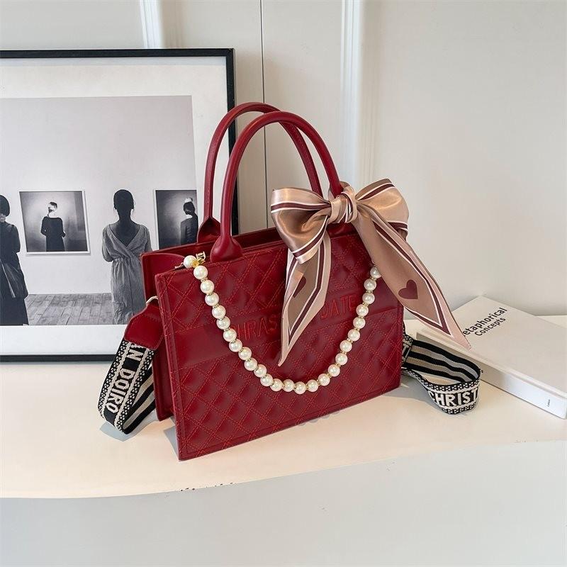 Fashionable Large Capacity Red Tote Bag For Women Stylish Wedding Celebration Events