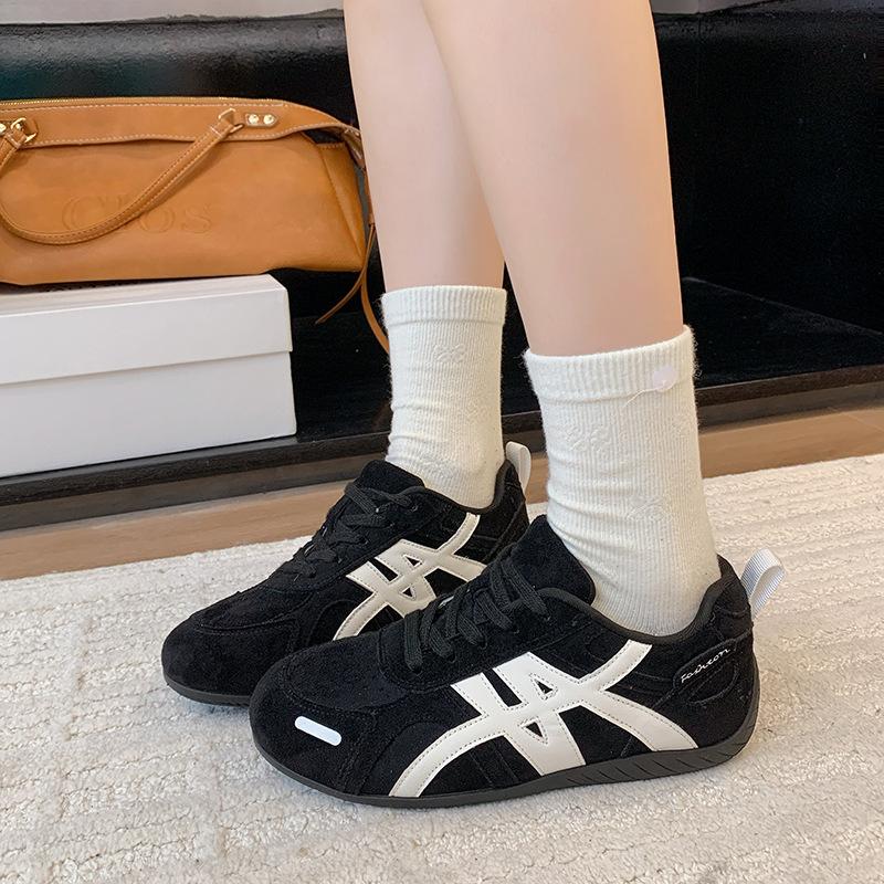 Red strap women's autumn new casual board shoes flat student sneakers