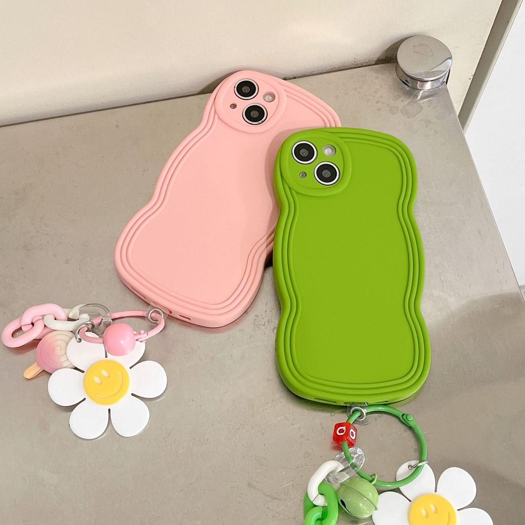 ins smiley face flower for iPhone13 Pro max pendant pendant Apple 16 mobile phone case 15 wavy edge 14