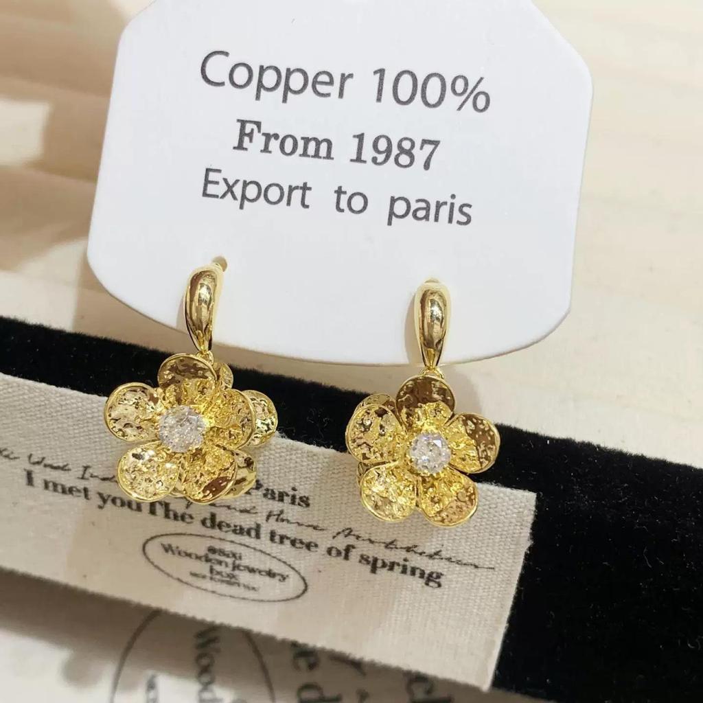 Exquisite Three-Dimensional Sweet Flower Stud Earrings: Versatile, Fashionable, and Unique Ear Ornaments