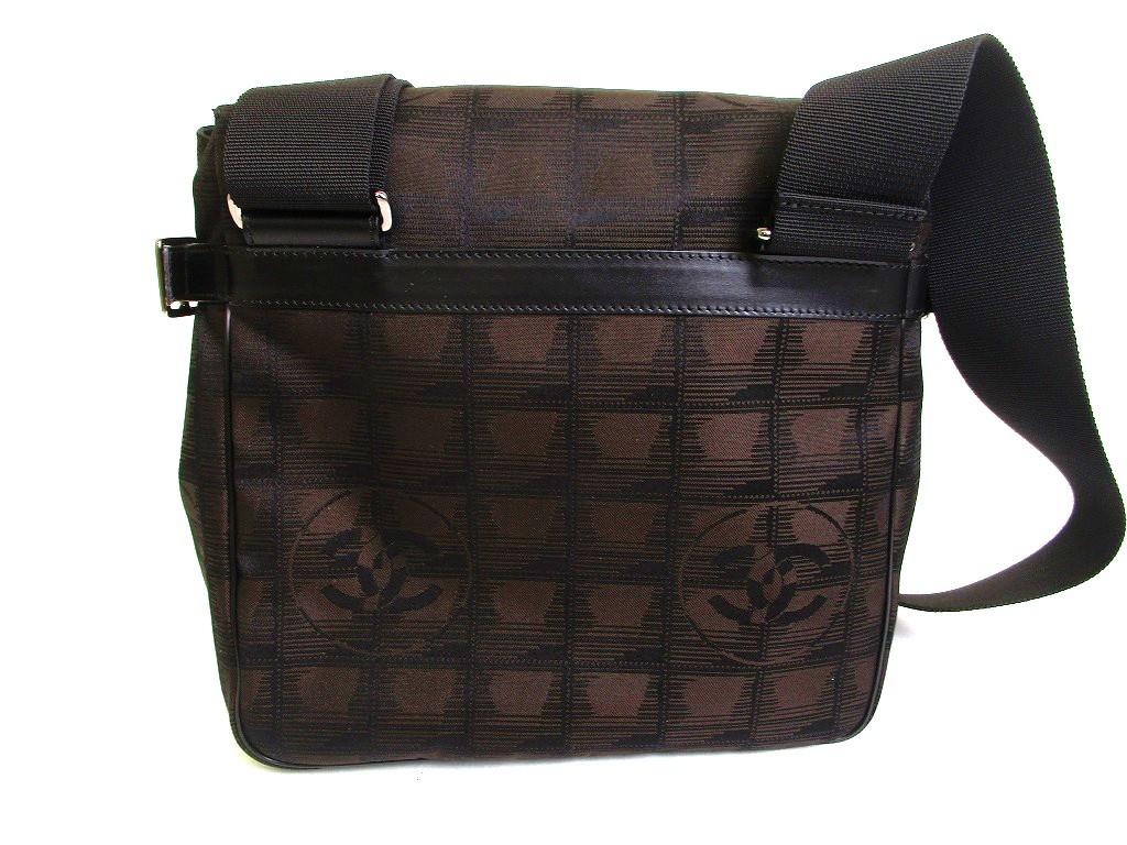 Authentische CHANEL Neue Reise Dunkelbraune Nylon-Canvas Umhängetasche Schultertasche #b101 Geöffnete Schachtel