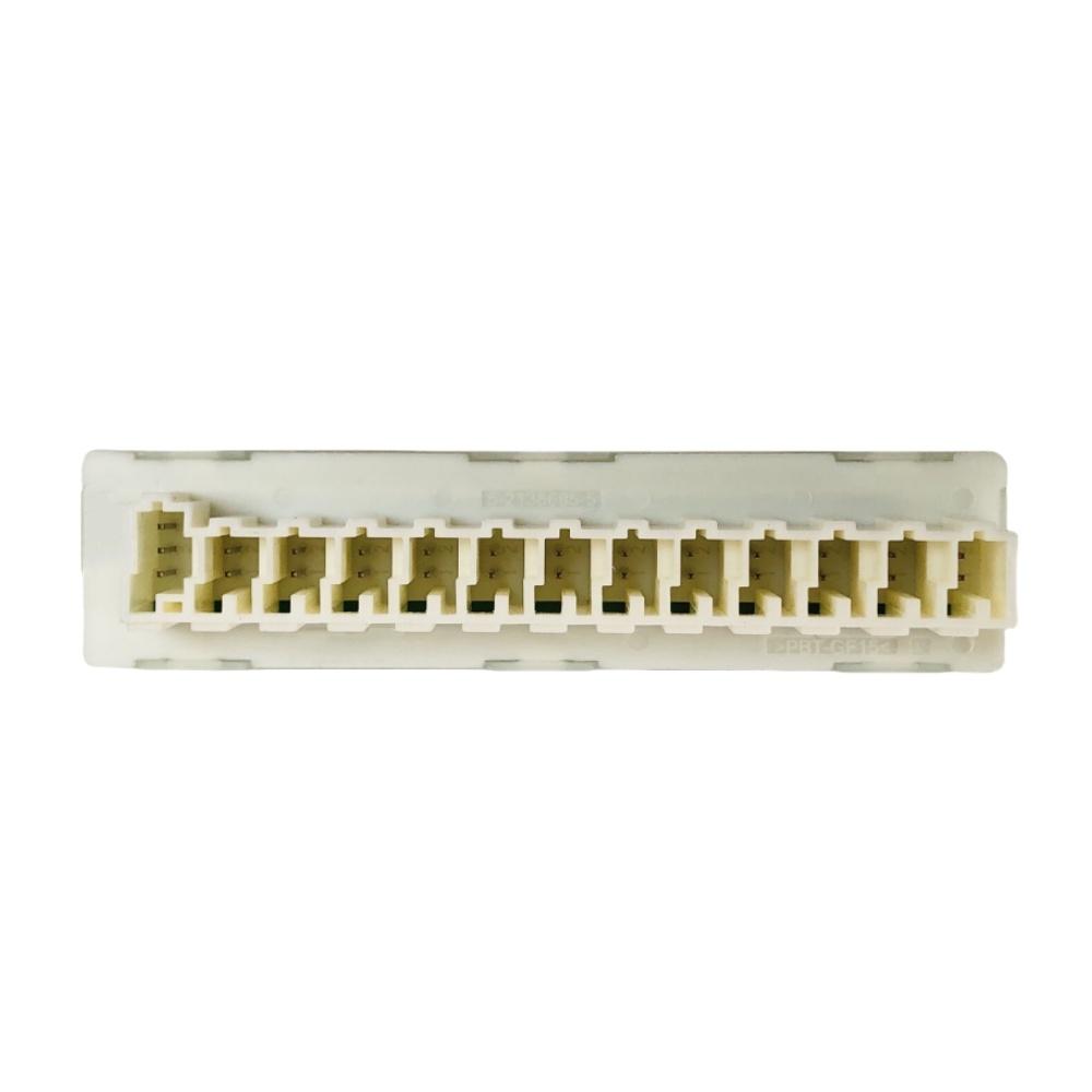 Fuse Connector For Ram 3500 Chrysler 300 200 68140647AA 68084591AA