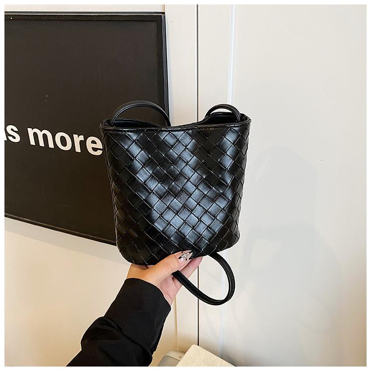 IELGY Summer One-Shoulder Messenger Korean Version Bucket Bag