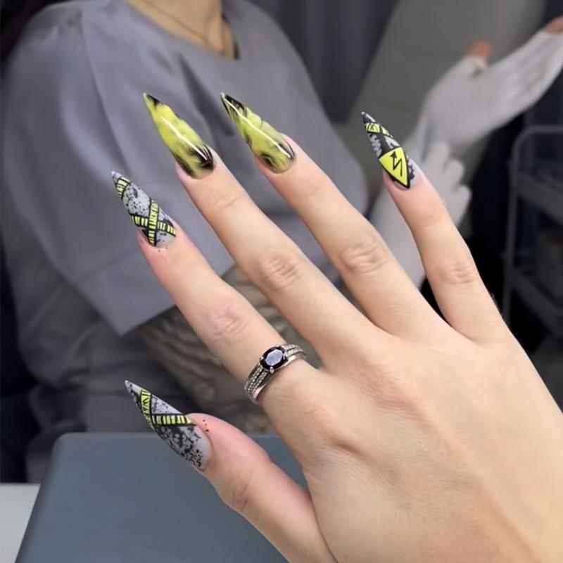 

Ногти-капли с градиентным граффити - Набор из 24 носибельных длинных элементов нейл-арта UV Gel Glue Set