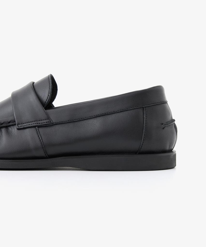 Romantic Move Front Flat Loafers R26M250 / Nappa Black