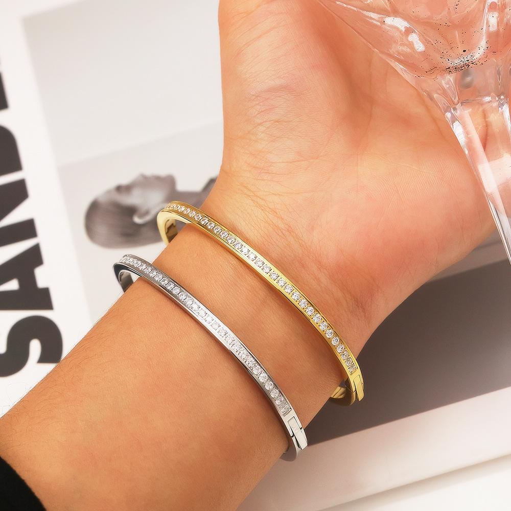 Hot Fashion Diamond-inlaid Bracelet, Exquisite Holiday Gift for Girls, High-end Star Bracelet