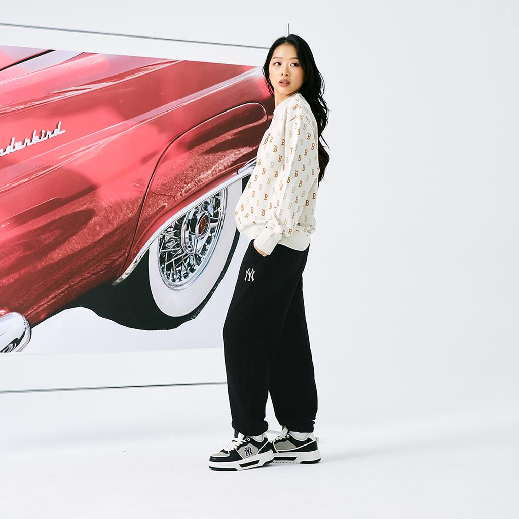 New MLB MONOGRAM Collection Boston Red Sox 24FW Crewneck Sweatshirt Unisex Dark Cream 3AMTM0344-43CRD