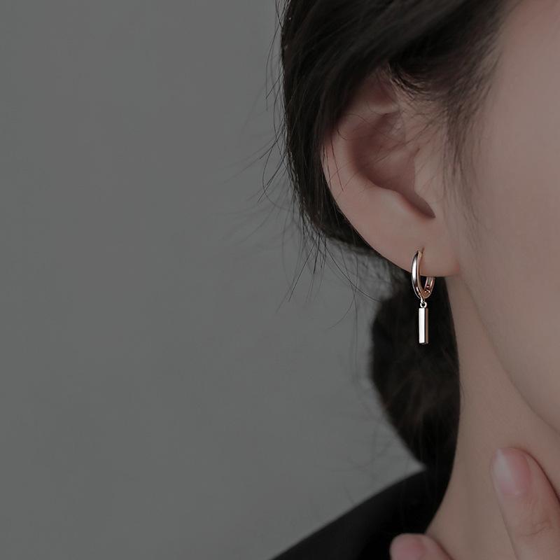 925 Sterling Silver Bar Earrings - Light Luxury Niche Design Women's Studs, Winter 2023.
