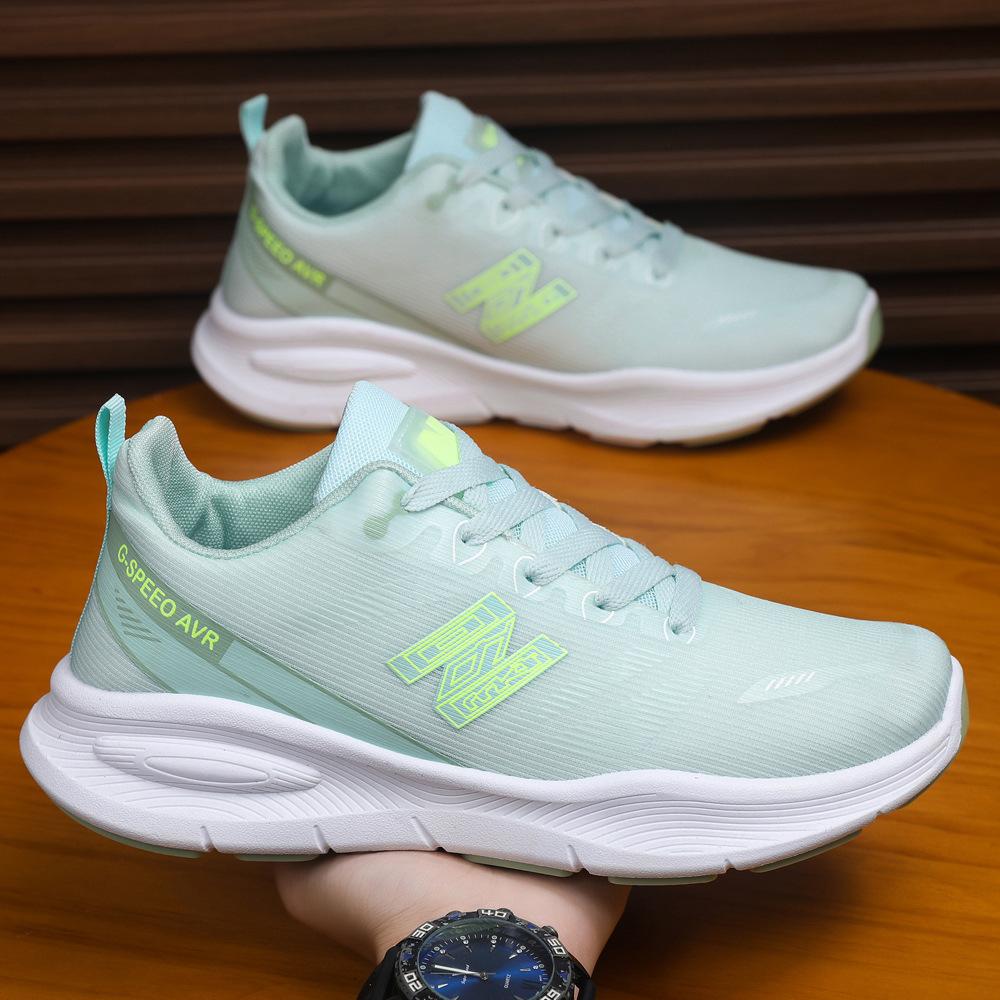 Stylish classic sneakers, comfortable men s casual shoes, new men s shoes, soft soles, breathable, lightweight dad shoes 44 зелёный