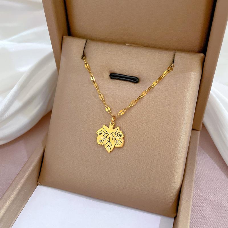 Fashion Retro Women's Necklace Temperament Micro Diamond Necklace Exquisite Collar Chain Accessories