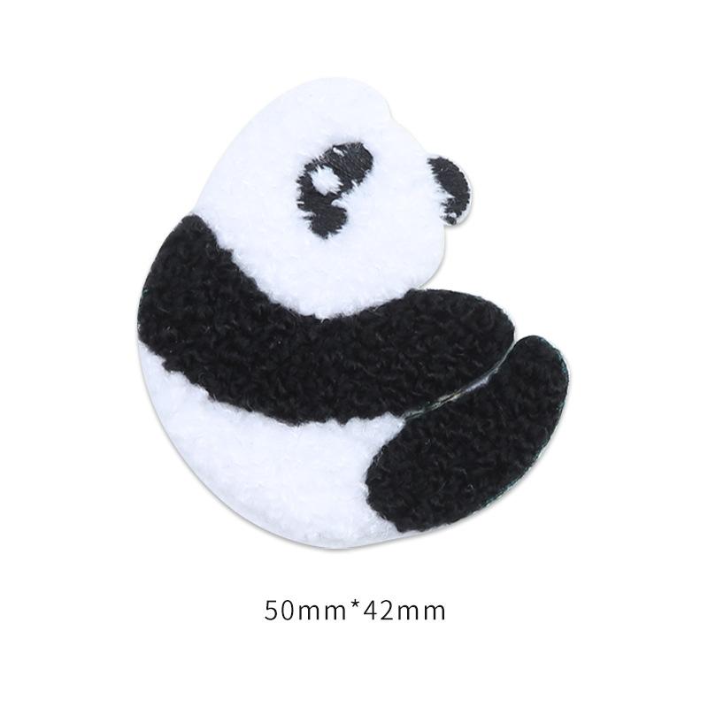 Selbstklebender Aufnäher mit Riesenpanda-Motiv für nahtlose Daunenjacken, Reparatur von Löchern und Plüschstoffen (Stickerei) – ideal für Pullover.