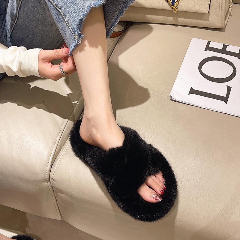 2025 autumn and winter new Internet celebrity high-end plush slippers women wear home thick bottom large size cross cotton slippers