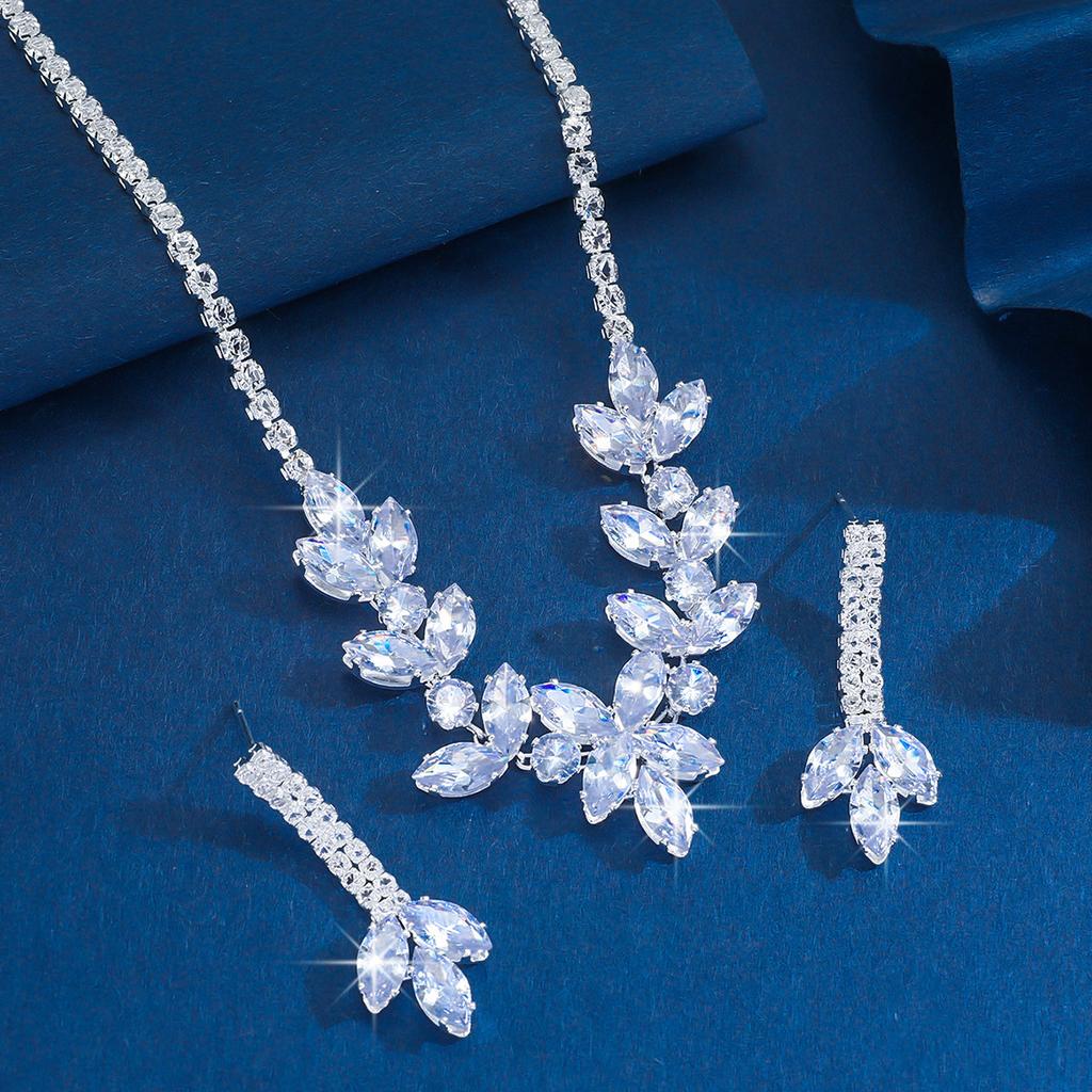 Super Flash Zircon Butterfly Tassel Earrings Necklace Set Temperament Fashion Collarbone Chain High Sense Wedding Accessories