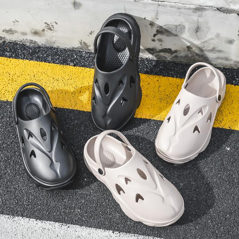 Fashion Clogs Men Sandals Light EVA Summer Outdoor Foam Hole Shoes Breathable Garden Shoes Platform
