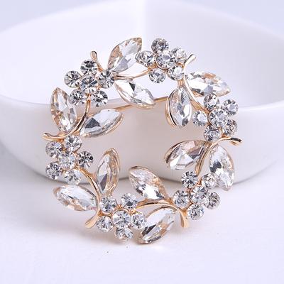 Broche haut de gamme incrustée de diamants, accessoire de vêtement multifonctionnel, touche haut de gamme pour femme, fleur de poitrine