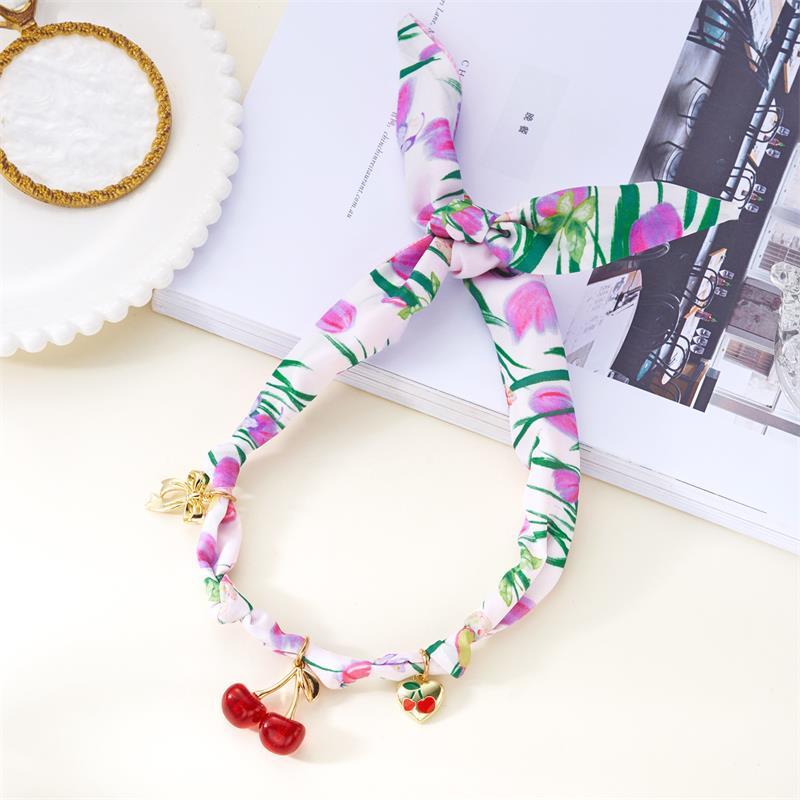Bohemian Style Satin Bandana Scarf Necklace Vintage Flower Heart Bow Cherry Charm Scarf Pendant Fashion Women Jewelry Accessory