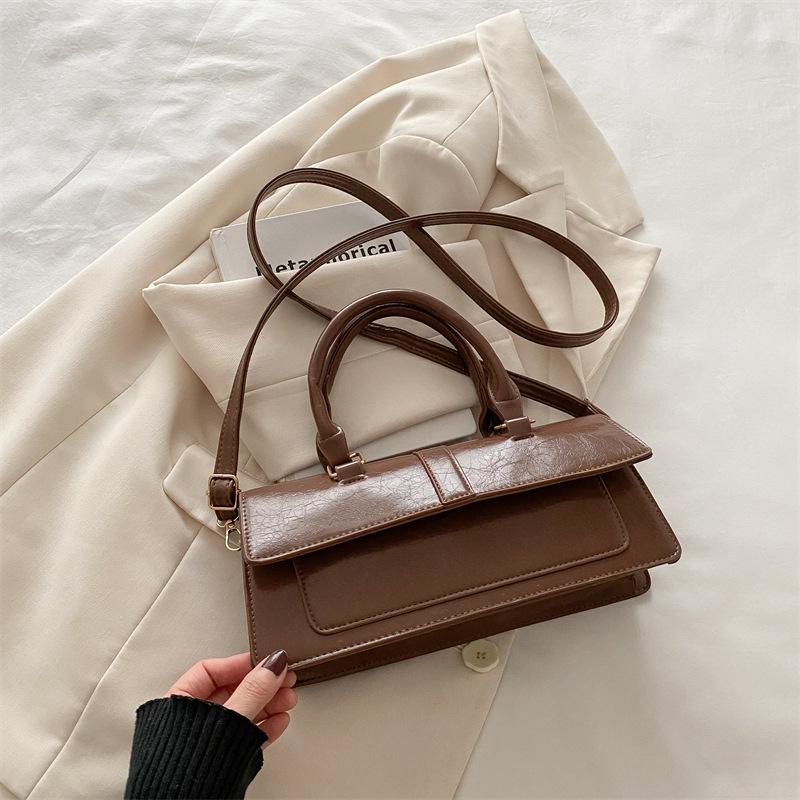 

Сумка женская сумка 2025 новая трендовая универсальная на плечо через плечо сумка-мессенджер нишевый дизайн портативная маленькая квадратная сумка универсальная премиум