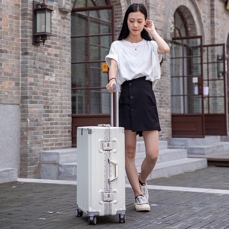 Xiao Yan Universal Wheel Luggage Suitcase 24 inch