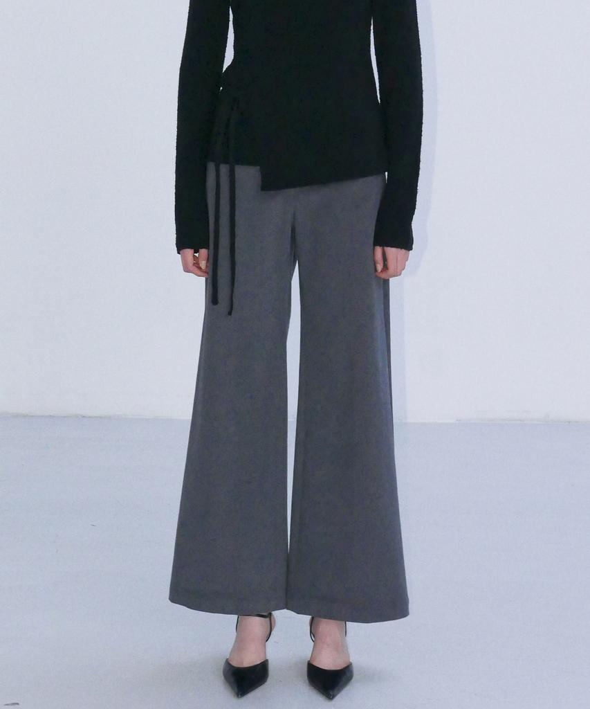 Enor Bizo Detail Flare Pants - Gray