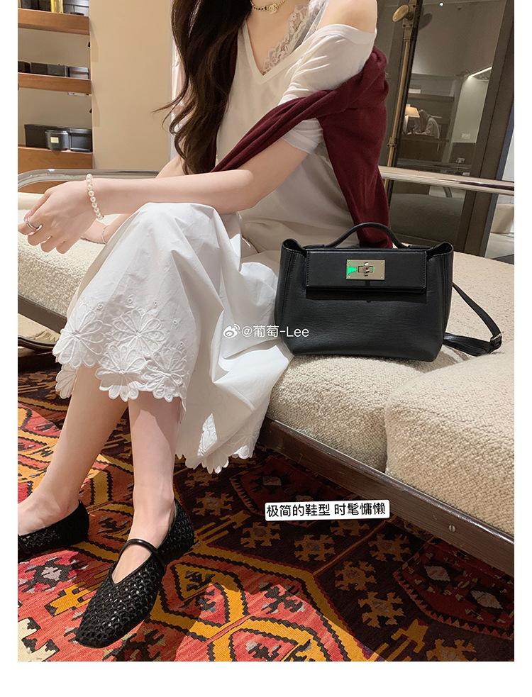 

Grape mother has the same style in stock in seconds~ French square head hollowed-out weaving one-word belt versatile soft surface light mouth single 35