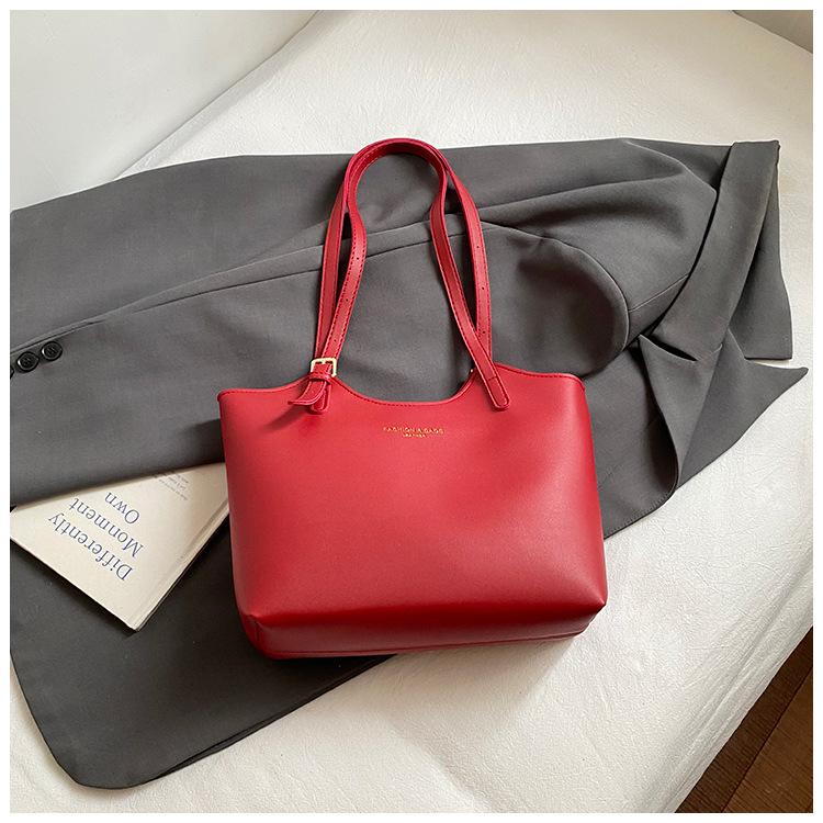 

Temperament commuter bag large capacity bag women s bag new fashion retro tote bag single shoulder armpit bag