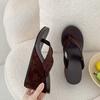 Modetrend Leopardenmuster Keilabsatz Zehensandalen Schuhe Damen Sommerbekleidung 2025 neue höhenverstärkende vielseitige coole Slipper