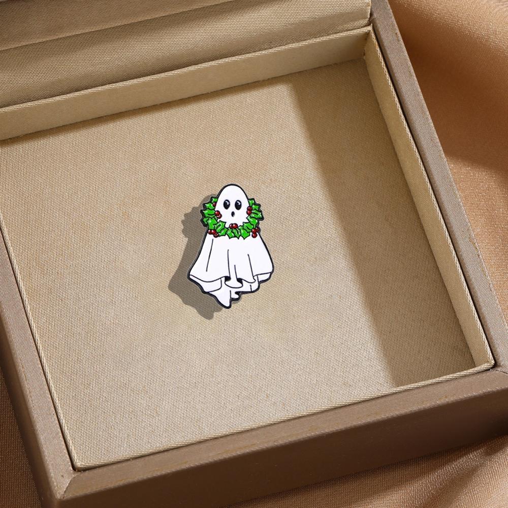 Ghost Santa Claus Brooch Unisex Funny Alloy Badge Trendy and Versatile Clothing Bag Scarf Accessory Christmas Brooch