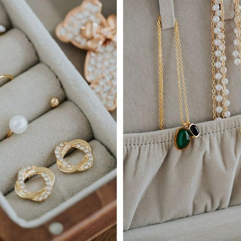 Travel Bracelet Display Box Jewelry Storage Box Jewelry Holder Elegant Jewelry Case Suitable for Earring Rings Necklace