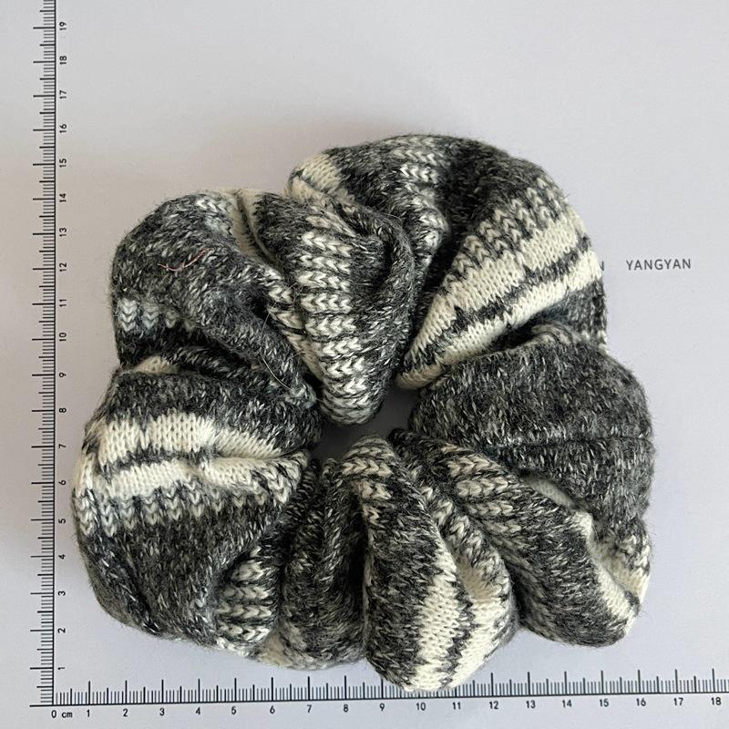 Korean Style Autumn/Winter Wool Blend Scrunchie for High Ponytail Updos - Elegant Women's Hair Accessory