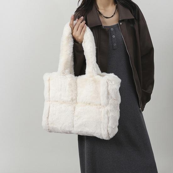 Fluffy Shoulder Bag Women Plush Handbag Fuzzy Tote Large Capacity Furry Purse for Daily