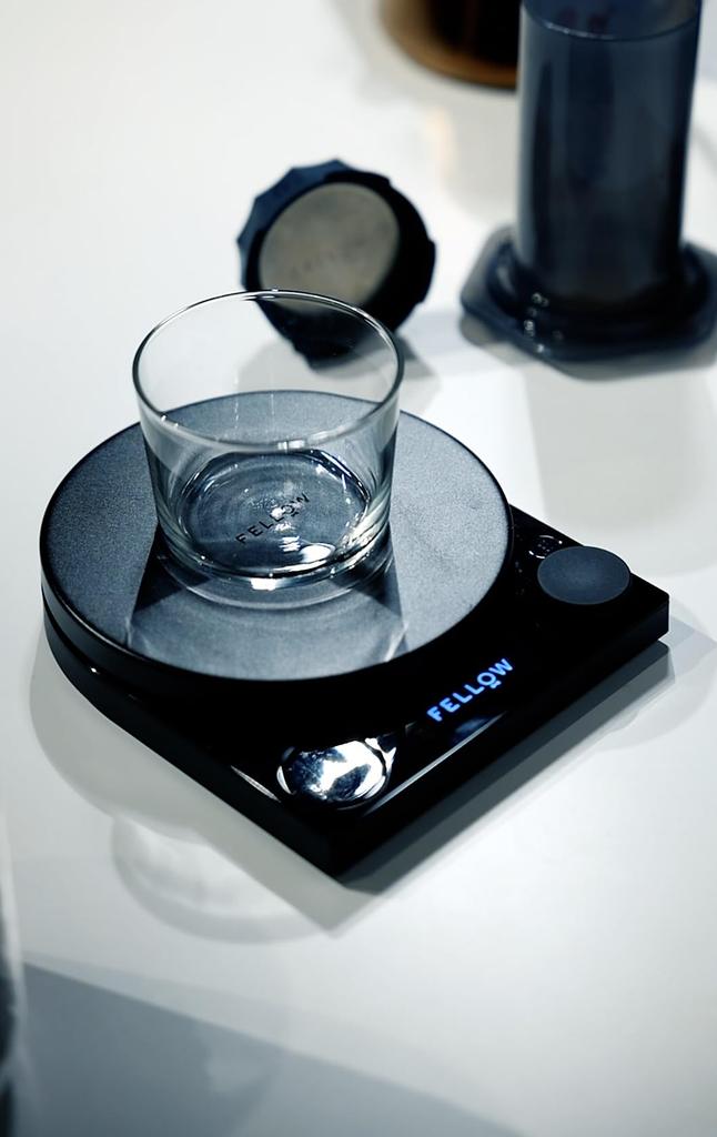 Fellow Tally Pro Báscula de Precisión para Café, Báscula Digital para Goteo con Precisión de 0.1g, Rango de Medición de 2500g, Modo Automático y Función de Temporizador. [Oficial