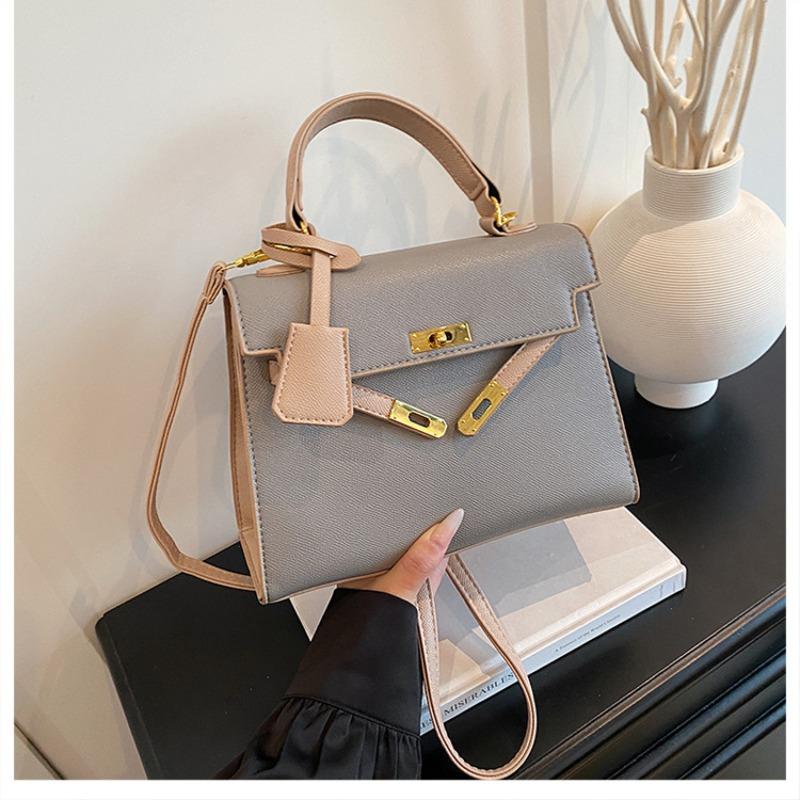 Autumn and Winter New Bags Women's Fashion Versatile Portable Shoulder Bag High Texture Messenger Bag Solid Color High Sense