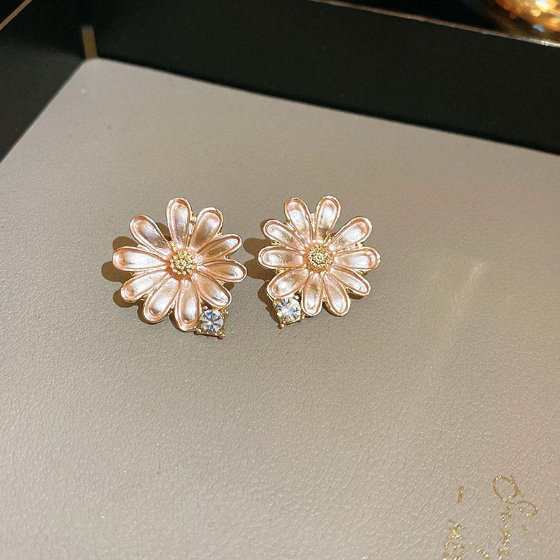 Medieval Vintage Dripping Oil Flower Earrings Retro Niche High-end Earrings Light Luxury Versatile Temperament Earrings Women