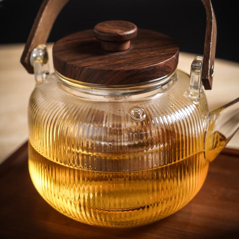 Shangqi Vertical Stripe Glass Water Carafe Set with Wooden Tray