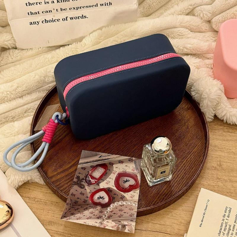 Women Silicone Makeup Bag Waterproof Cosmetic Pouch Large Capacity Travel Toiletry Organizer Portable Zipper Storage Bag Toiletry Bags