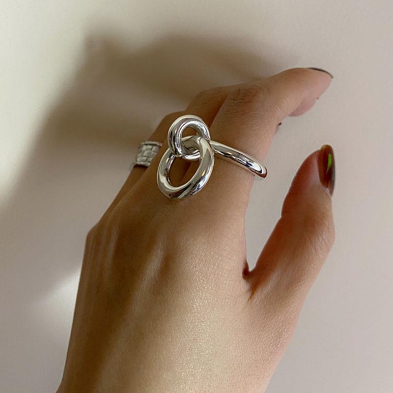 Exaggerated Korean Fashion Silver-Plated Ring: Retro Pendant Circle for Women