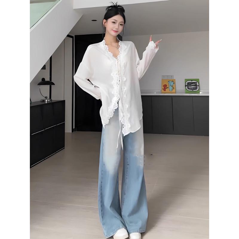

Plus Size Elegant V-Neck White Lace Patchwork Long Sleeve Loose Top for Women M (Recommended 80-100 jin)