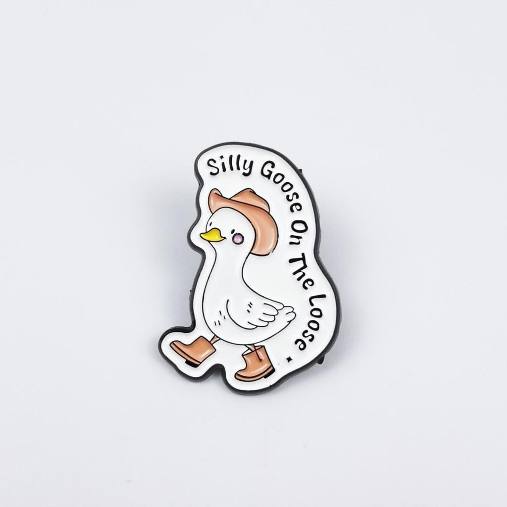 Cartoon Animals Brooch Set: Cute Duck & Frog Alloy Pins, English-Inspired Decorative Accessory