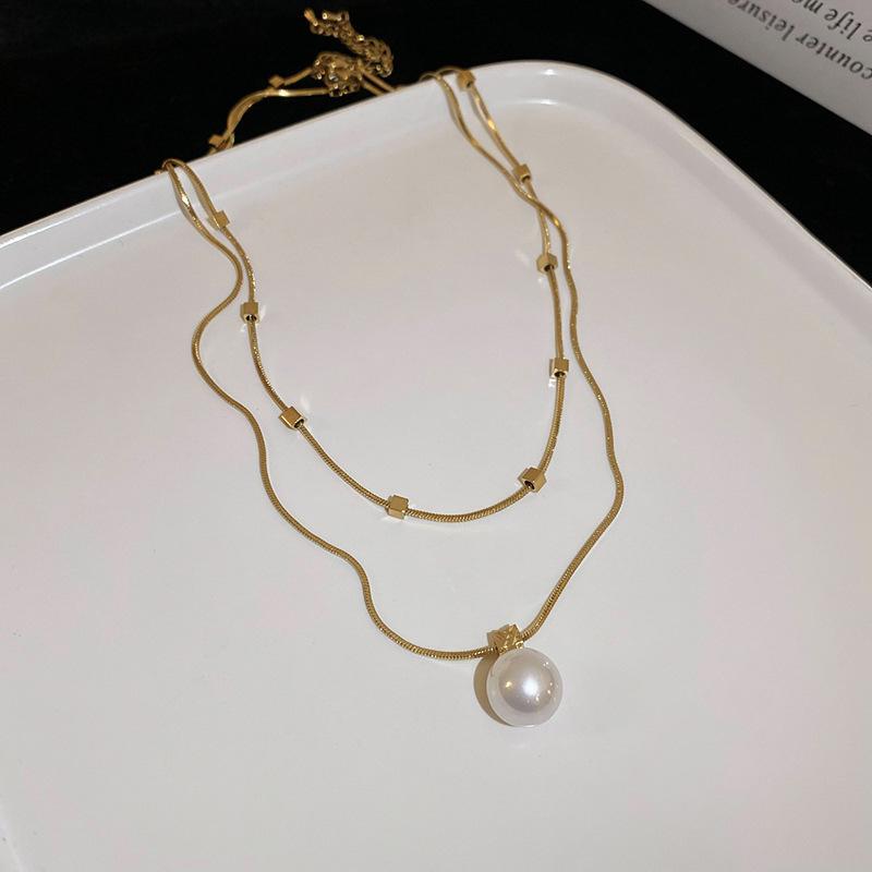 Butterfly Irregular Pearl Necklace Medieval Vintage Temperament Collarbone Chain Versatile High-end Jewelry Women