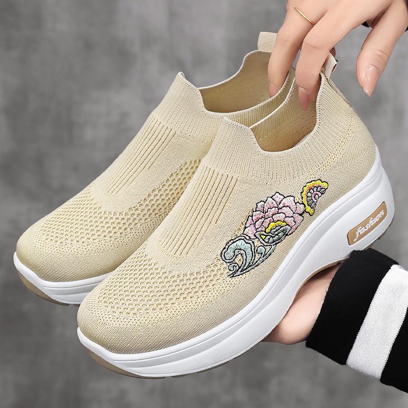 Women's Lightweight Platform Flyknit Sock Shoes: Breathable, Height-Boosting Casual Footwear for Spring