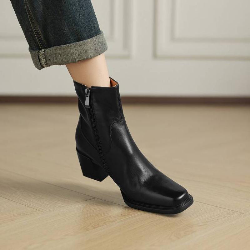Autumn and Winter Women's Leather Boots Rubber Soft Sole Large Size Women's Boots Middle Heel Square Head Versatile Side Zipper Cowhide Low Boots