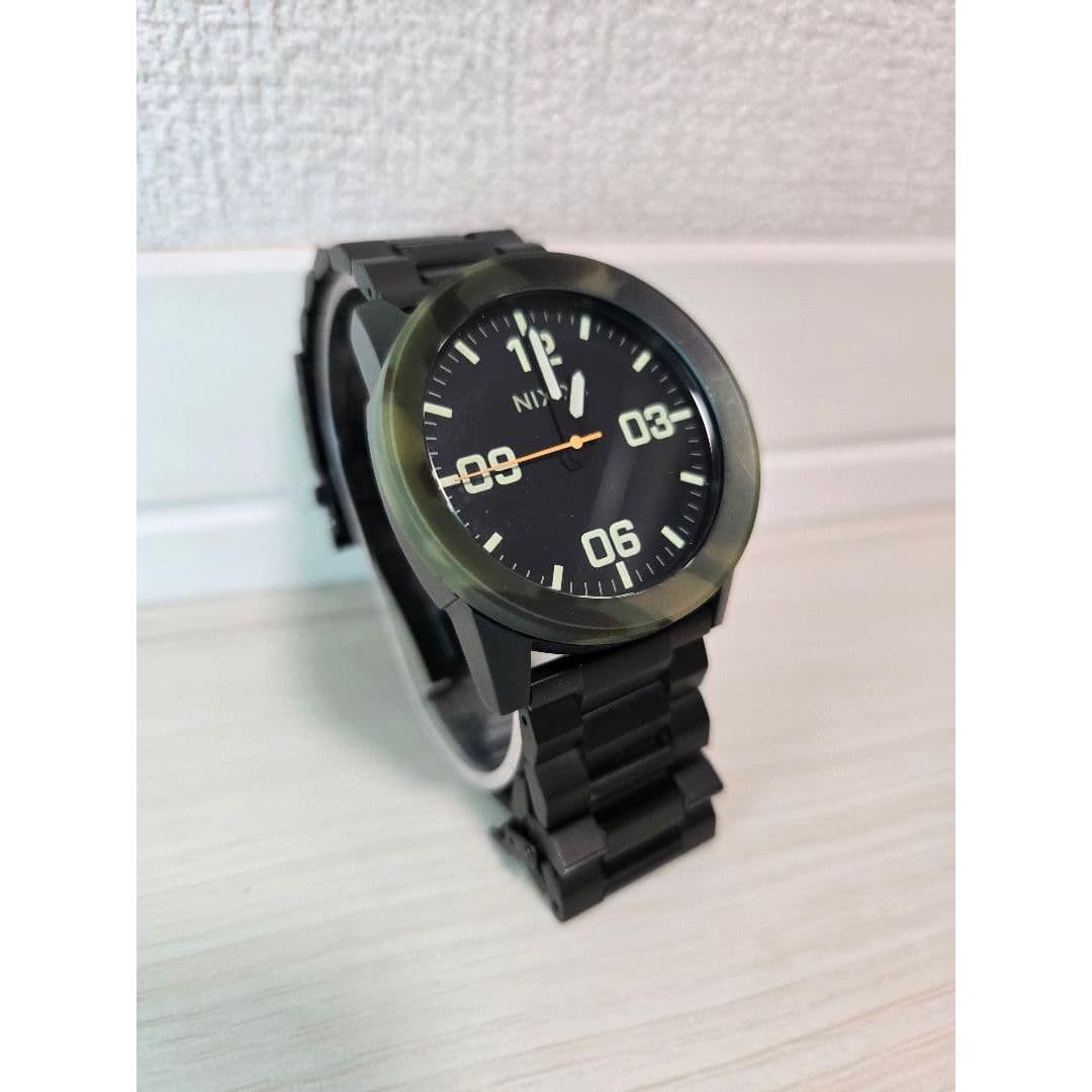 Used NIXON PRIVATE SS watch analog